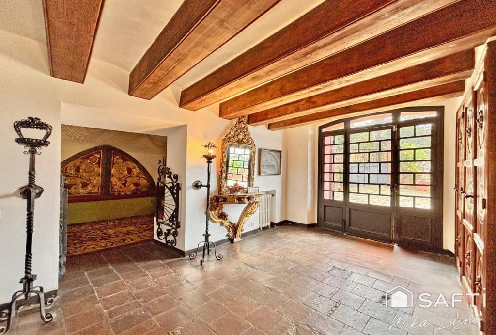 8 slaapkamer Finca/Landhuis te koop in Barcelona stad met zwembad garage - € 2.500.000 (Ref: 9595182)