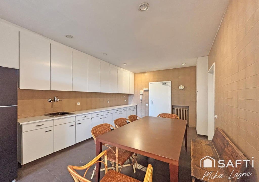 8 slaapkamer Finca/Landhuis te koop in Barcelona stad met zwembad garage - € 2.500.000 (Ref: 9595182)