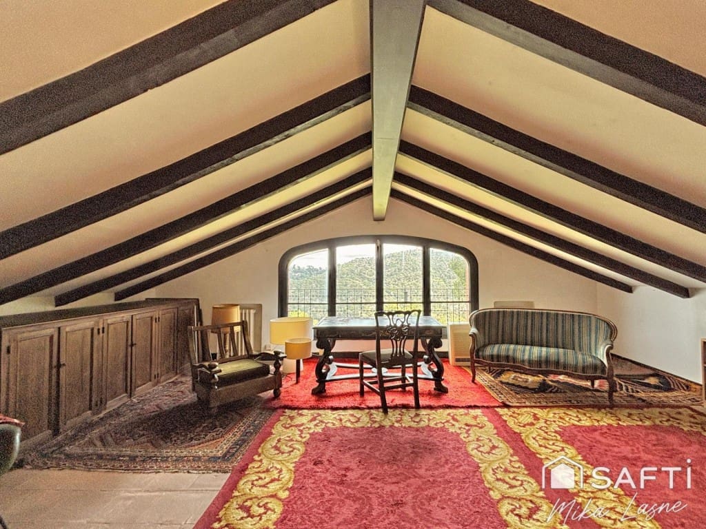 8 slaapkamer Finca/Landhuis te koop in Barcelona stad met zwembad garage - € 2.500.000 (Ref: 9595182)