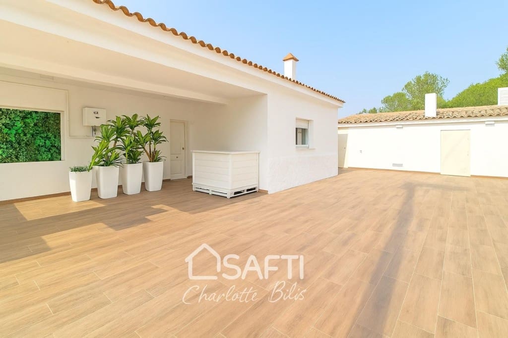 10 soveværelse Villa til salg i Sitges med swimmingpool - € 775.000 (Ref: 9595186)