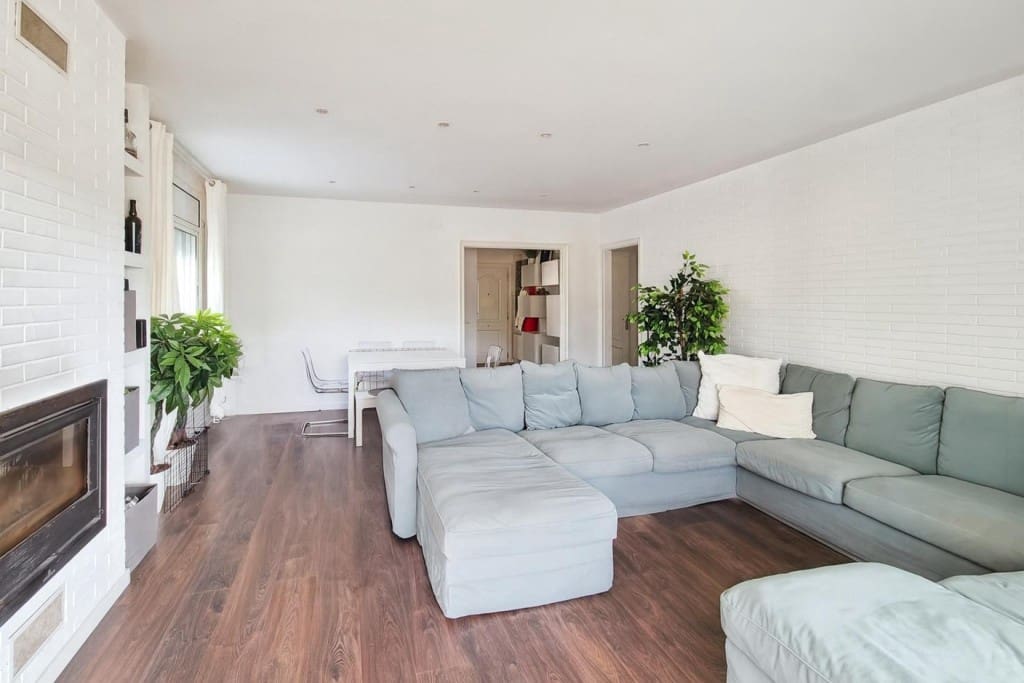 10 soveværelse Villa til salg i Sitges med swimmingpool - € 775.000 (Ref: 9595186)