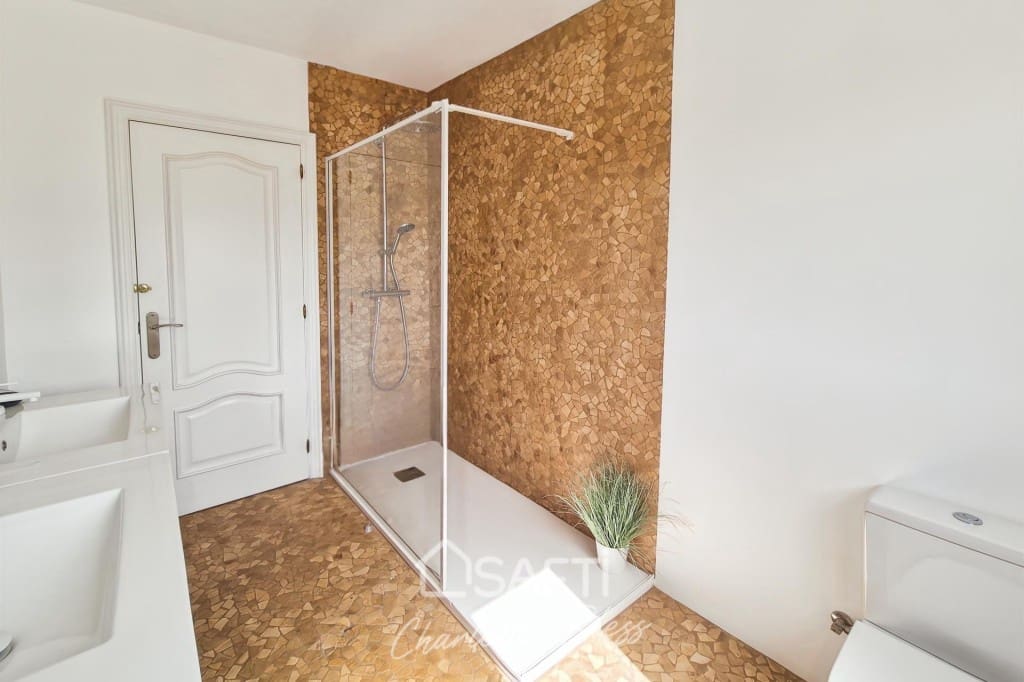 10 soveværelse Villa til salg i Sitges med swimmingpool - € 775.000 (Ref: 9595186)