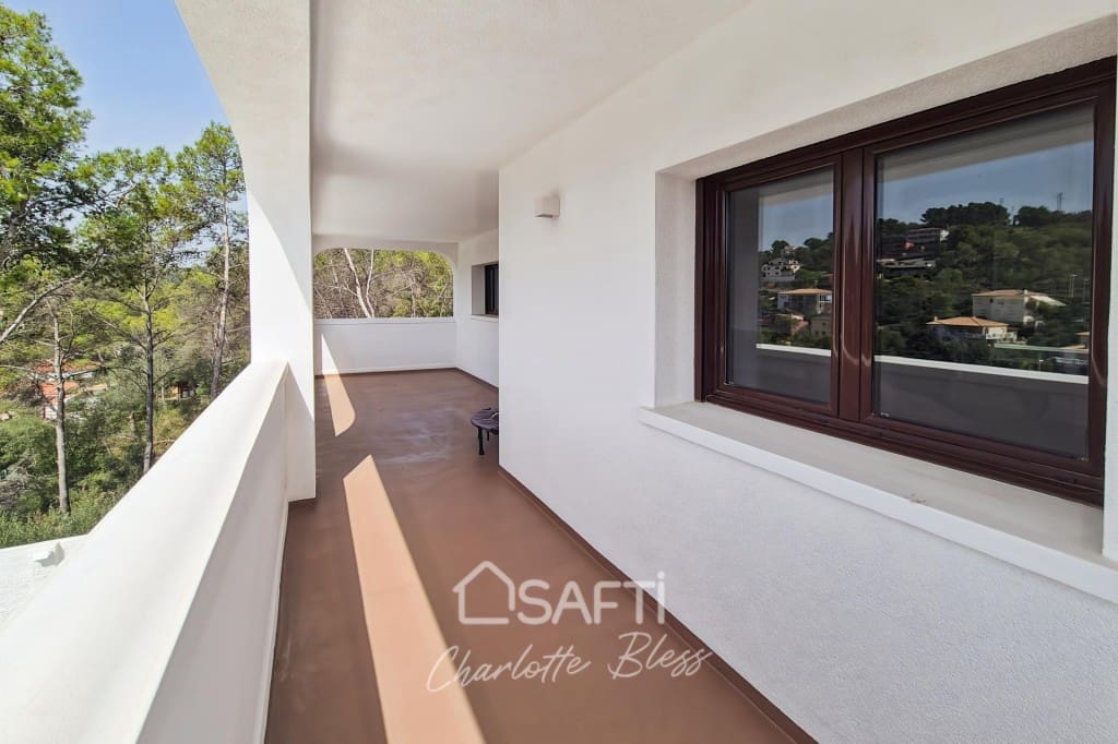 10 soveværelse Villa til salg i Sitges med swimmingpool - € 775.000 (Ref: 9595186)