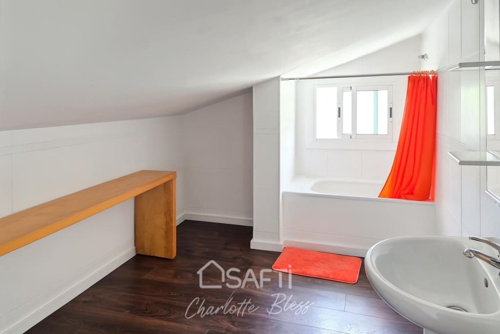 10 soveværelse Villa til salg i Sitges med swimmingpool - € 775.000 (Ref: 9595186)