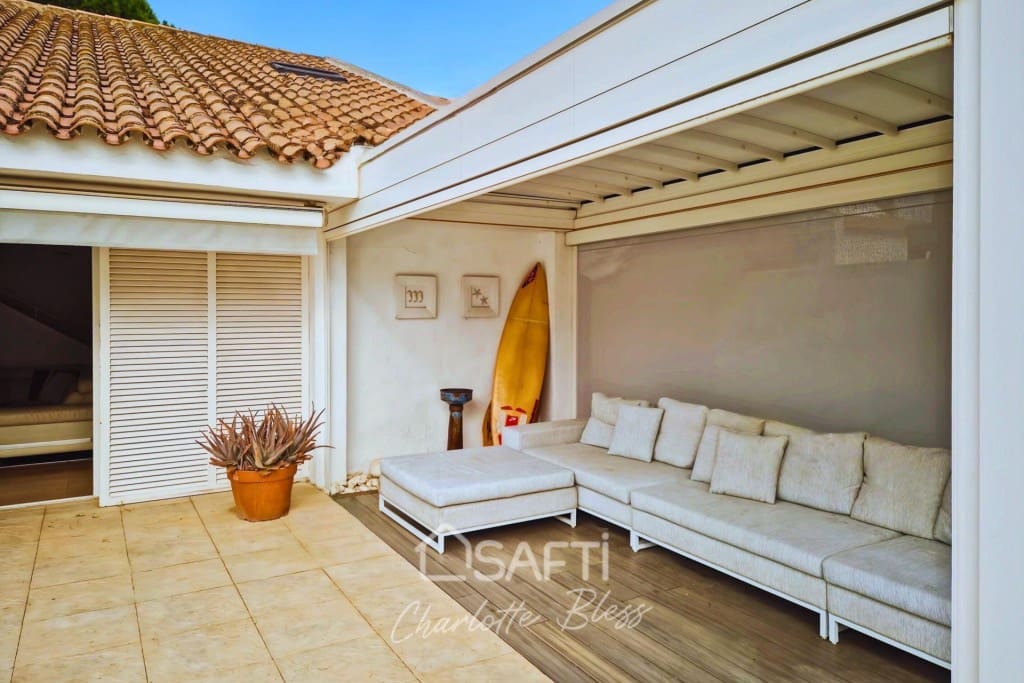 4 soveværelse Villa til salg i Sant Pere de Ribes med swimmingpool - € 775.000 (Ref: 9595189)