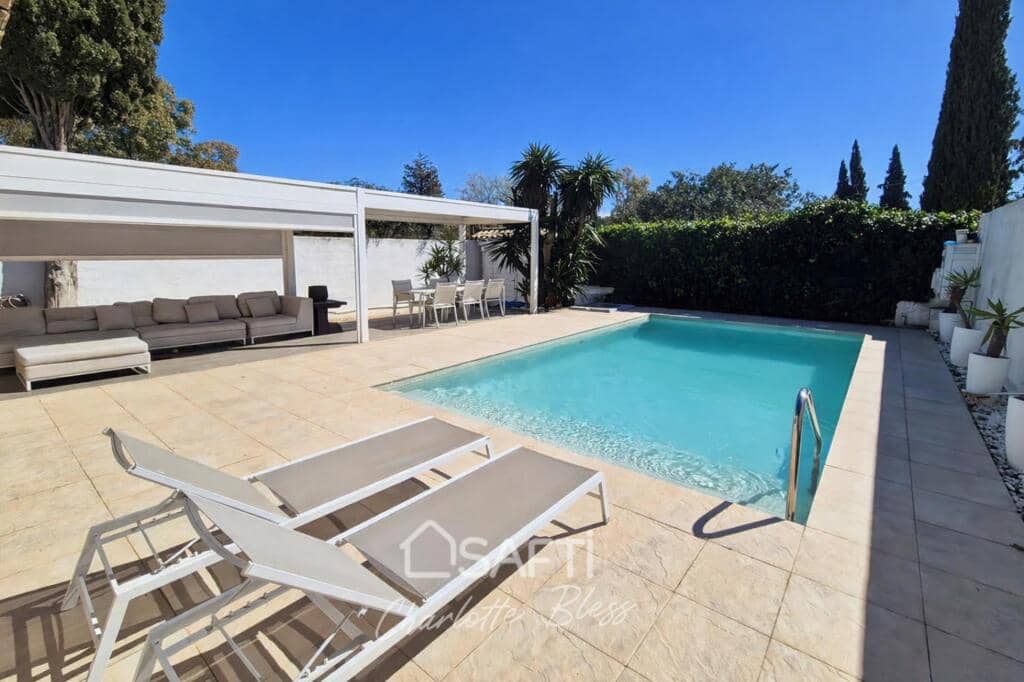 4 bedroom Villa for sale in Sant Pere de Ribes with pool - € 775,000 (Ref: 9595189)