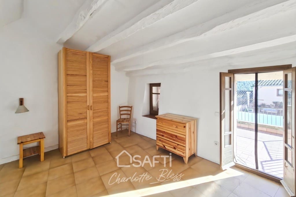 Adosado de 4 habitaciones en Vilanova d'Espoia en venta - 249.000 € (Ref: 9595190)