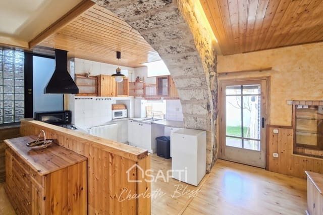 4 bedroom Terraced Villa for sale in Vilanova d'Espoia, La Torre de Claramunt - € 249,000 (Ref: 9595190)