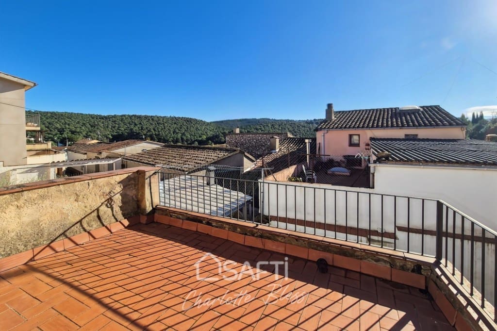 Adosado de 4 habitaciones en Vilanova d'Espoia en venta - 249.000 € (Ref: 9595190)