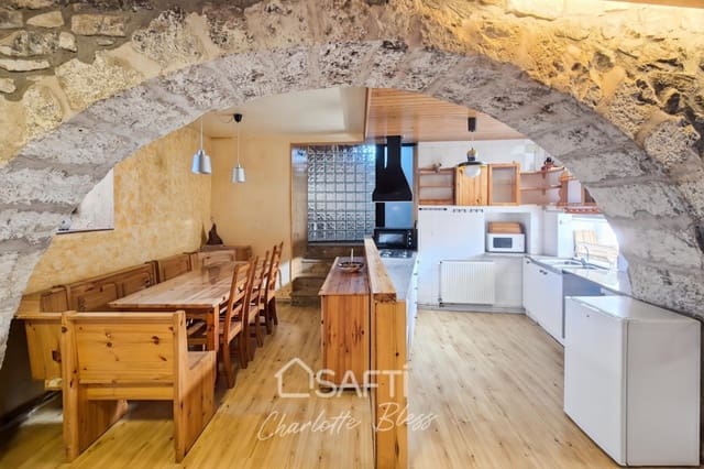 4 bedroom Terraced Villa for sale in Vilanova d'Espoia, La Torre de Claramunt - € 249,000 (Ref: 9595190)