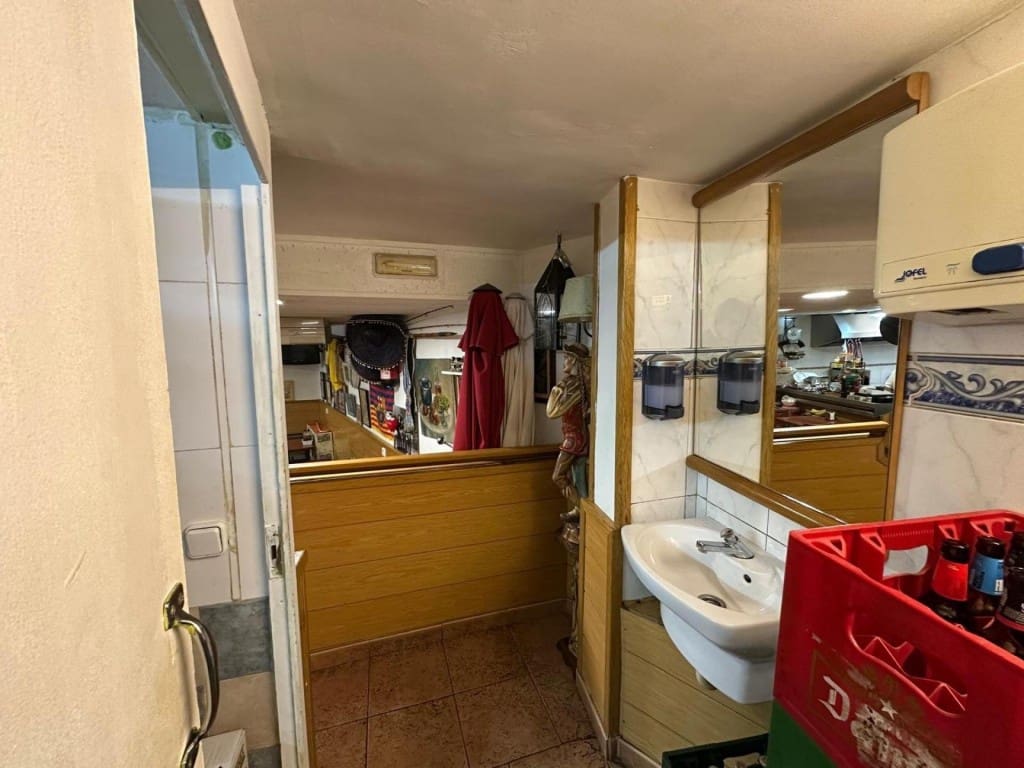 Local Commercial à vendre à Barcelone ville - 410 000 € (Ref: 9595191)