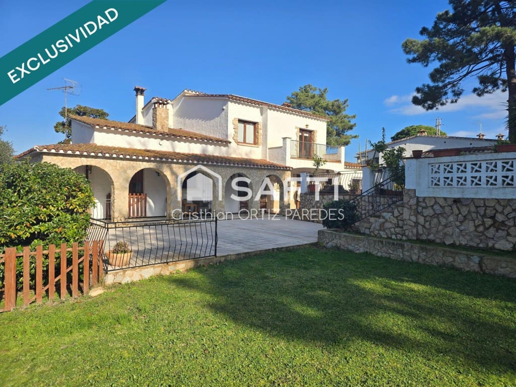 5 makuuhuone Huvila myytävänä paikassa Santa Cristina d'Aro mukana uima-altaan 
autotalli - 1 272 000 € (Ref: 9595200)