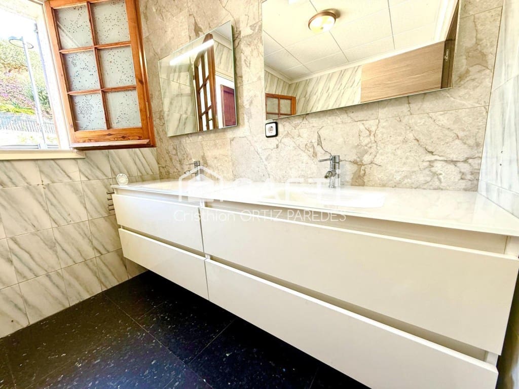 5 soveværelse Villa til salg i Tiana med swimmingpool garage - € 948.000 (Ref: 9595203)