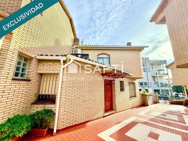 4 makuuhuone Huvila myytävänä paikassa Blanes mukana 
autotalli - 325 000 € (Ref: 9595210)