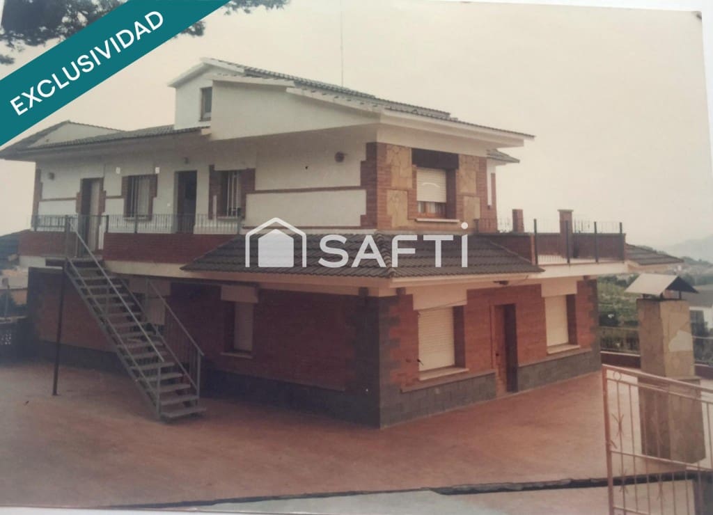 6 bedroom Villa for sale in Masquefa with garage - € 295,000 (Ref: 9595211)