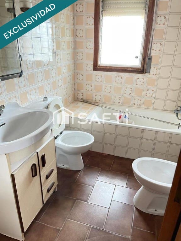 6 bedroom Villa for sale in Masquefa with garage - € 295,000 (Ref: 9595211)