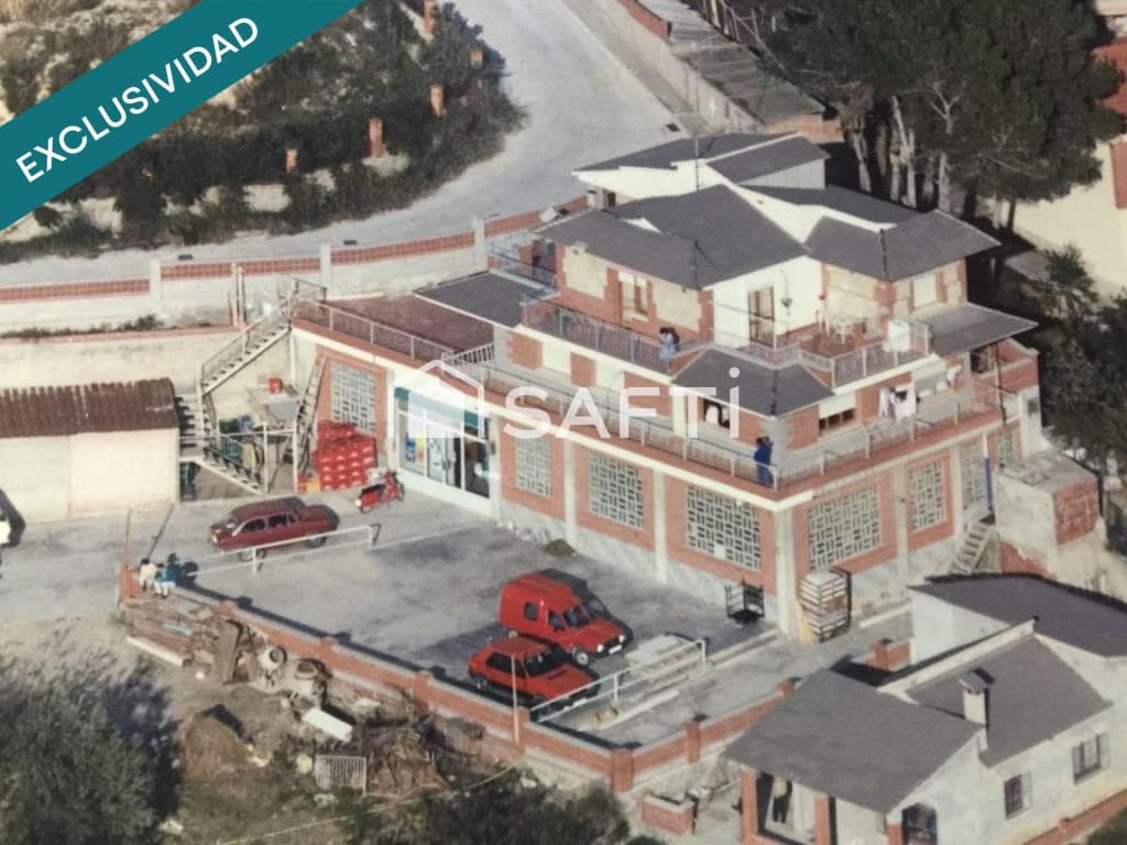 6 bedroom Villa for sale in Masquefa with garage - € 295,000 (Ref: 9595211)