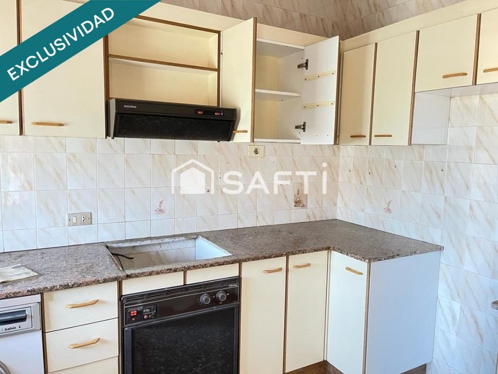 6 bedroom Villa for sale in Masquefa with garage - € 295,000 (Ref: 9595211)