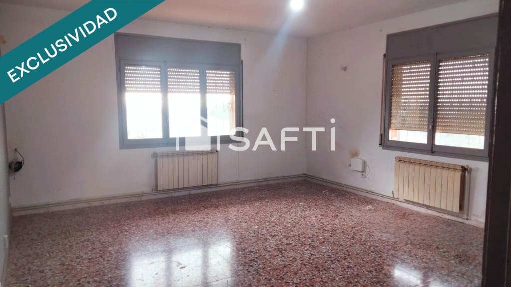 6 bedroom Villa for sale in Masquefa with garage - € 295,000 (Ref: 9595211)