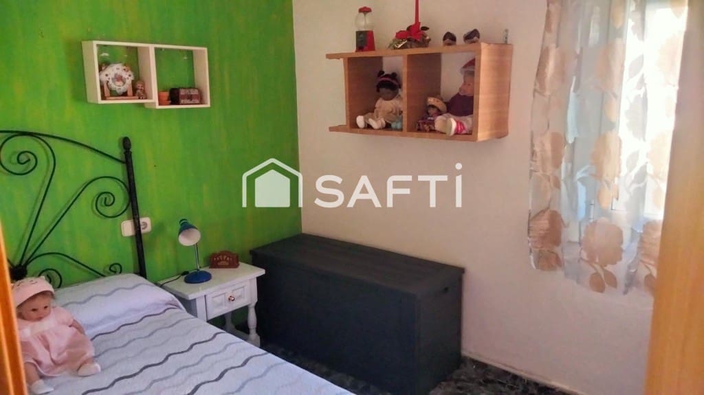 6 bedroom Villa for sale in Piera with pool - € 320,000 (Ref: 9595212)