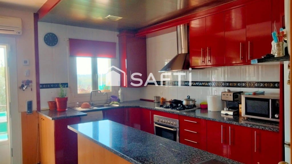 6 bedroom Villa for sale in Piera with pool - € 320,000 (Ref: 9595212)