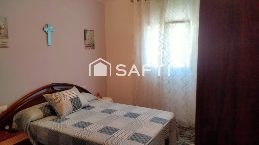 6 bedroom Villa for sale in Piera with pool - € 320,000 (Ref: 9595212)