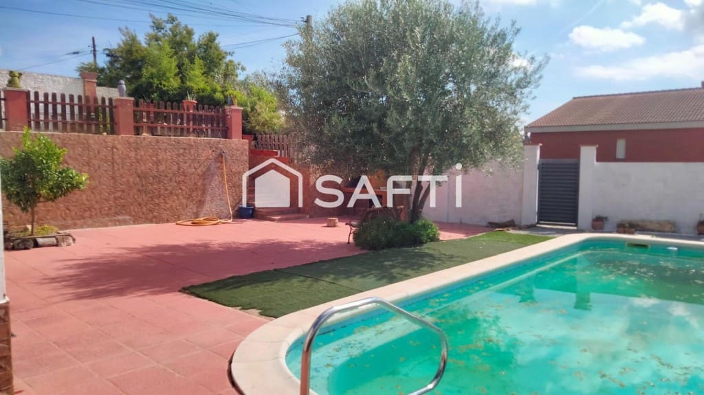 6 bedroom Villa for sale in Piera with pool - € 320,000 (Ref: 9595212)
