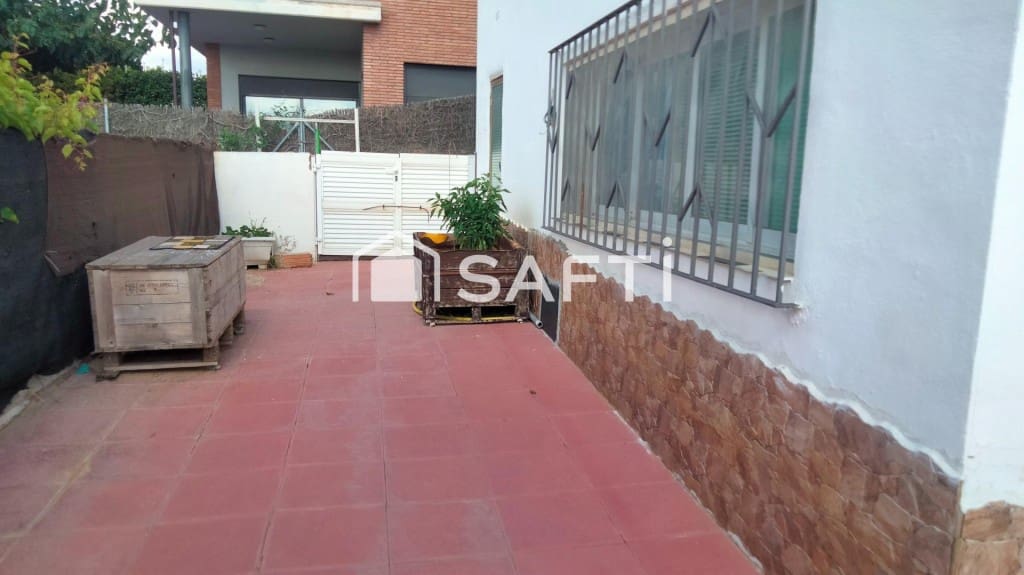 6 bedroom Villa for sale in Piera with pool - € 320,000 (Ref: 9595212)