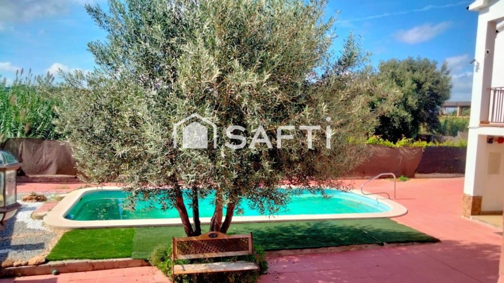 6 bedroom Villa for sale in Piera with pool - € 320,000 (Ref: 9595212)