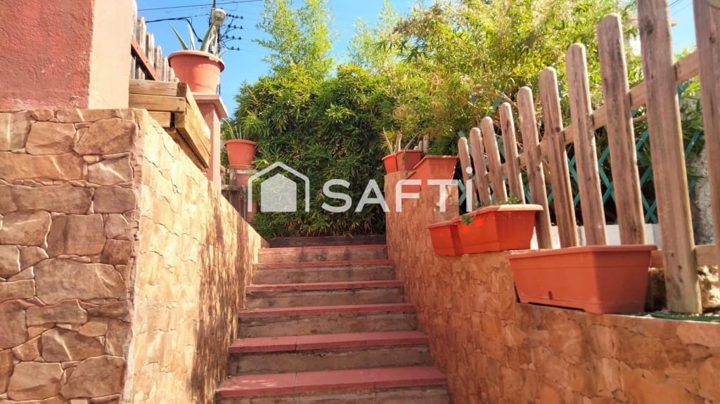 6 bedroom Villa for sale in Piera with pool - € 320,000 (Ref: 9595212)