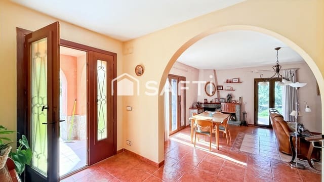 7 bedroom Finca/Country House for sale in Lliçà de Vall with pool garage - € 950,000 (Ref: 9595213)