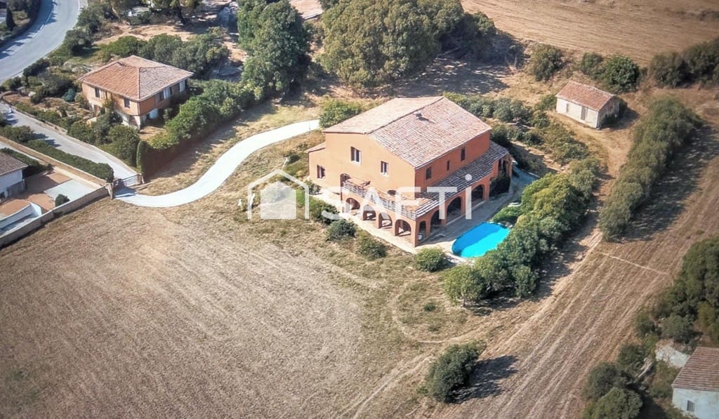 7 sovrum Finca/Hus på landet till salu i Llica de Vall med pool garage - 950 000 € (Ref: 9595213)