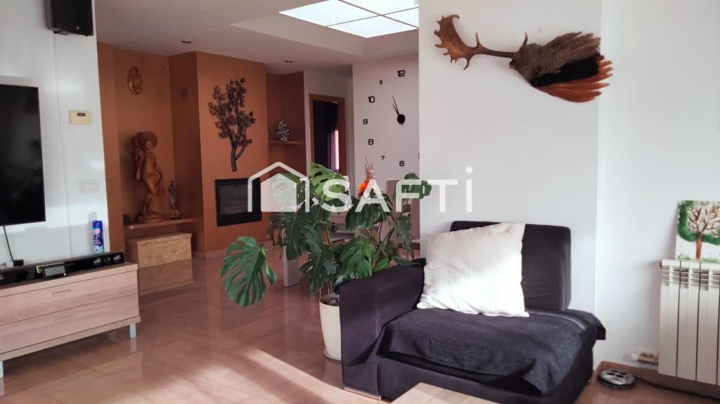 4 bedroom Villa for sale in Piera with pool garage - € 370,000 (Ref: 9595215)