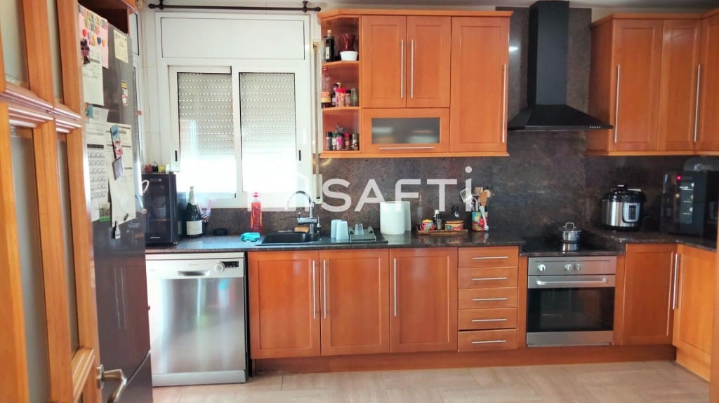 4 bedroom Villa for sale in Piera with pool garage - € 370,000 (Ref: 9595215)