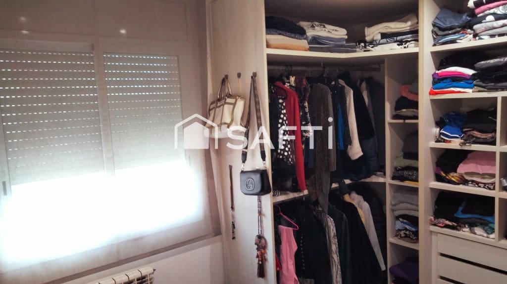 4 bedroom Villa for sale in Piera with pool garage - € 370,000 (Ref: 9595215)