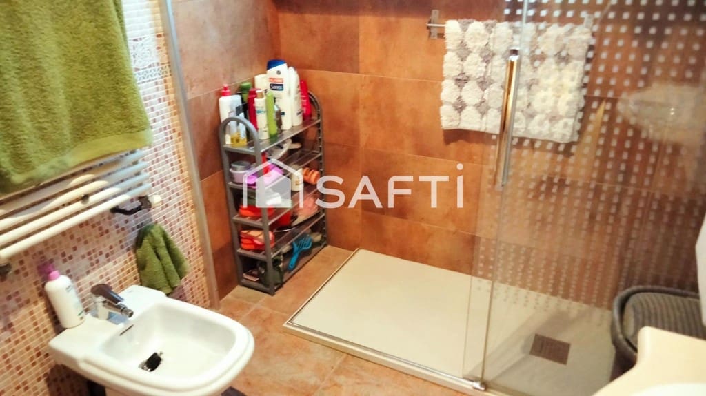 3 bedroom Villa for sale in Piera with pool garage - € 325,000 (Ref: 9595218)