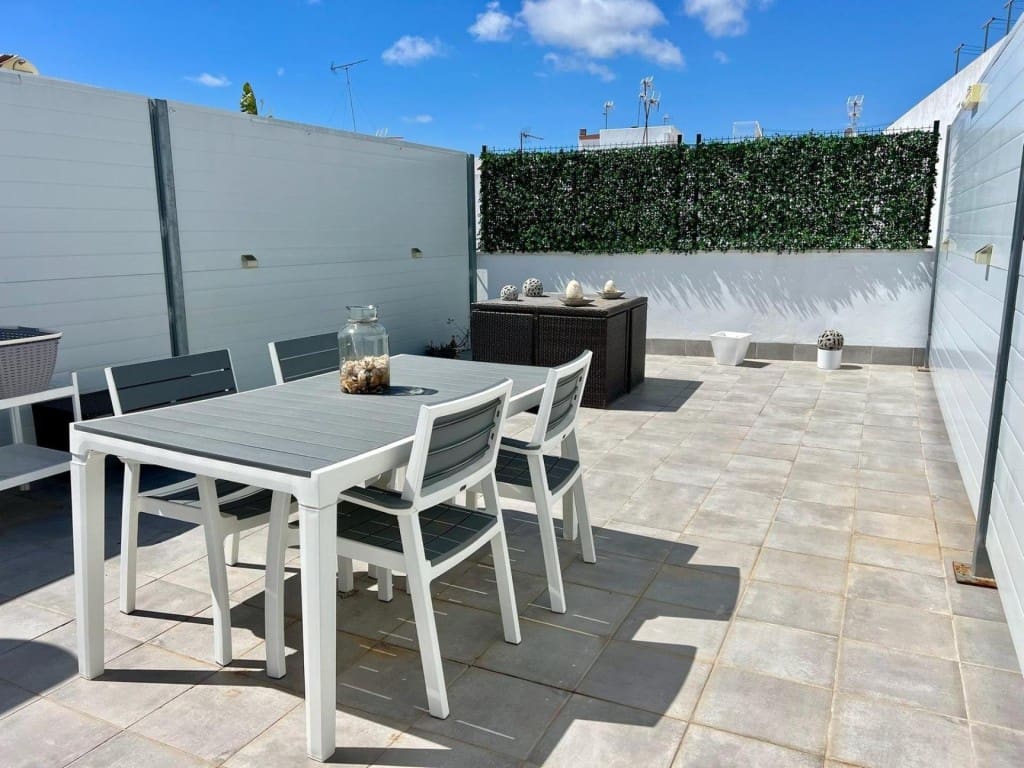 2 makuuhuone Kattohuoneisto myytävänä paikassa Chiclana de la Frontera - 220 000 € (Ref: 9595227)