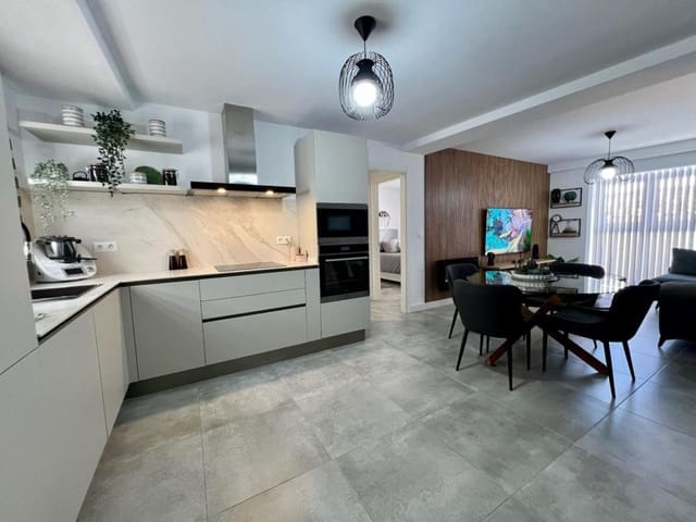 2 makuuhuone Kattohuoneisto myytävänä paikassa Chiclana de la Frontera - 220 000 € (Ref: 9595227)