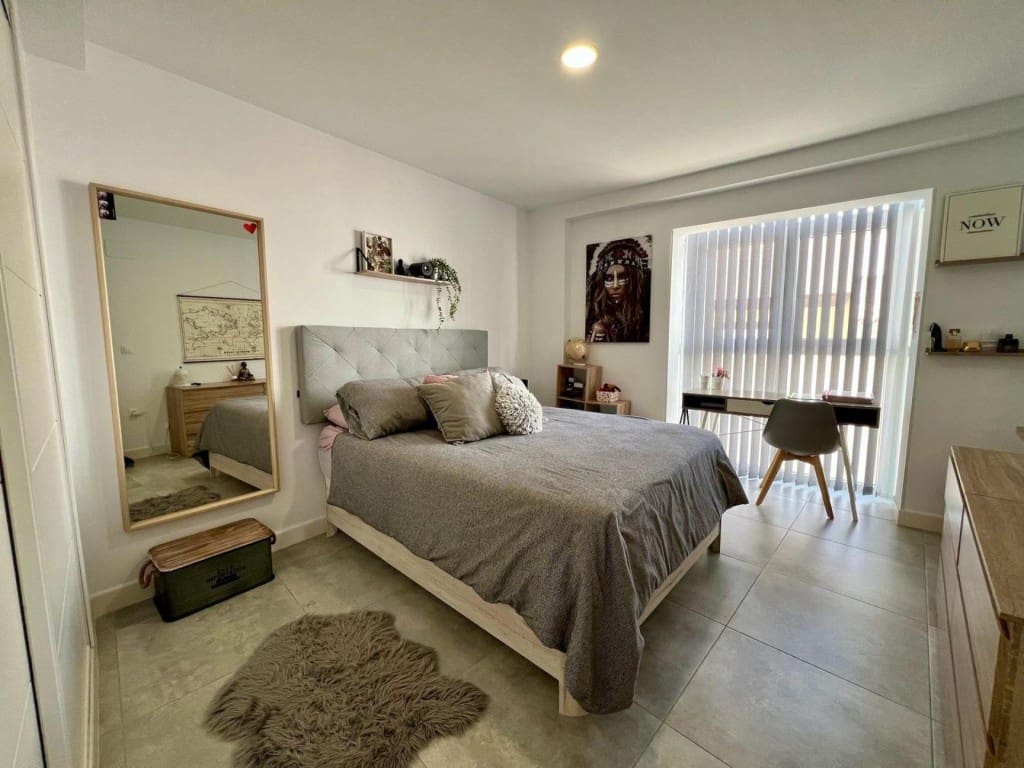 2 makuuhuone Kattohuoneisto myytävänä paikassa Chiclana de la Frontera - 220 000 € (Ref: 9595227)