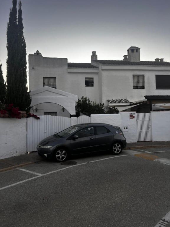 3 makuuhuone Rivitalo myytävänä paikassa Chiclana de la Frontera - 275 000 € (Ref: 9595233)