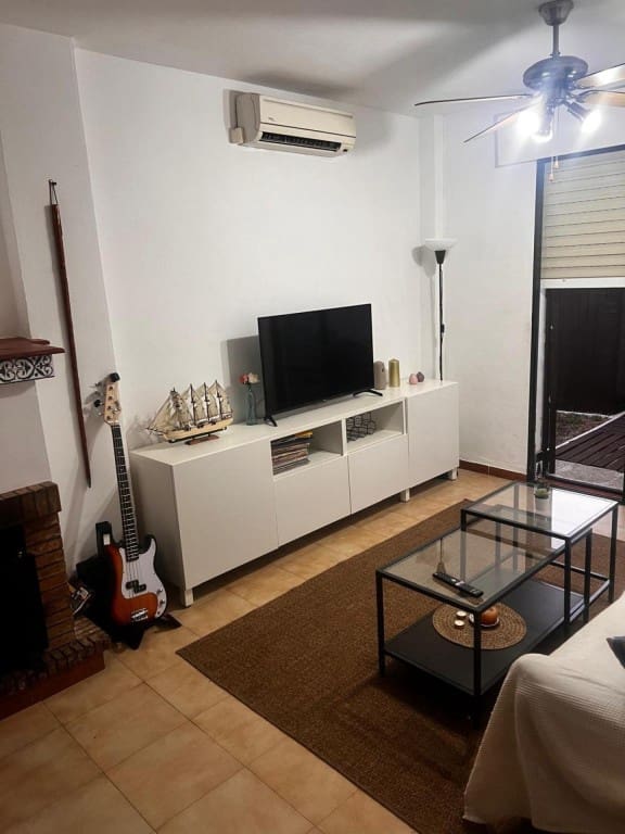 3 makuuhuone Rivitalo myytävänä paikassa Chiclana de la Frontera - 275 000 € (Ref: 9595233)