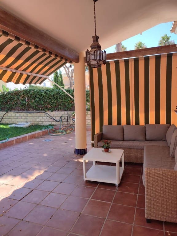 4 chambre Villa/Maison à vendre à Chiclana de la Frontera - 710 000 € (Ref: 9595235)