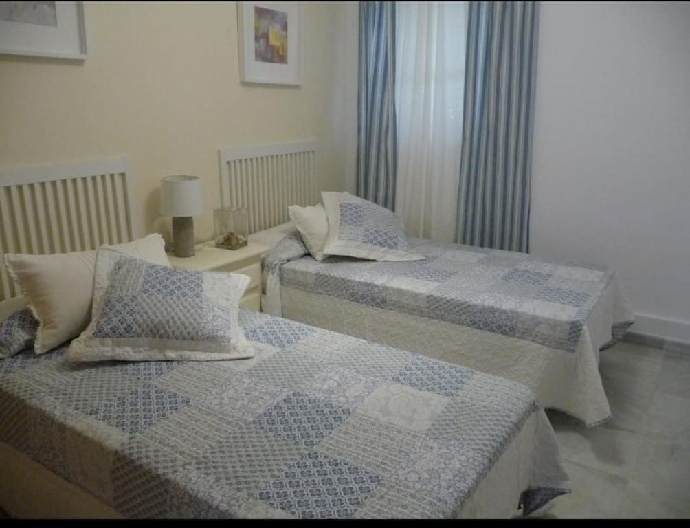 4 chambre Villa/Maison à vendre à Chiclana de la Frontera - 710 000 € (Ref: 9595235)