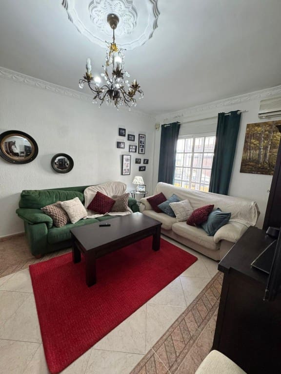 3 makuuhuone Rivitalo myytävänä paikassa Chiclana de la Frontera - 290 000 € (Ref: 9595238)