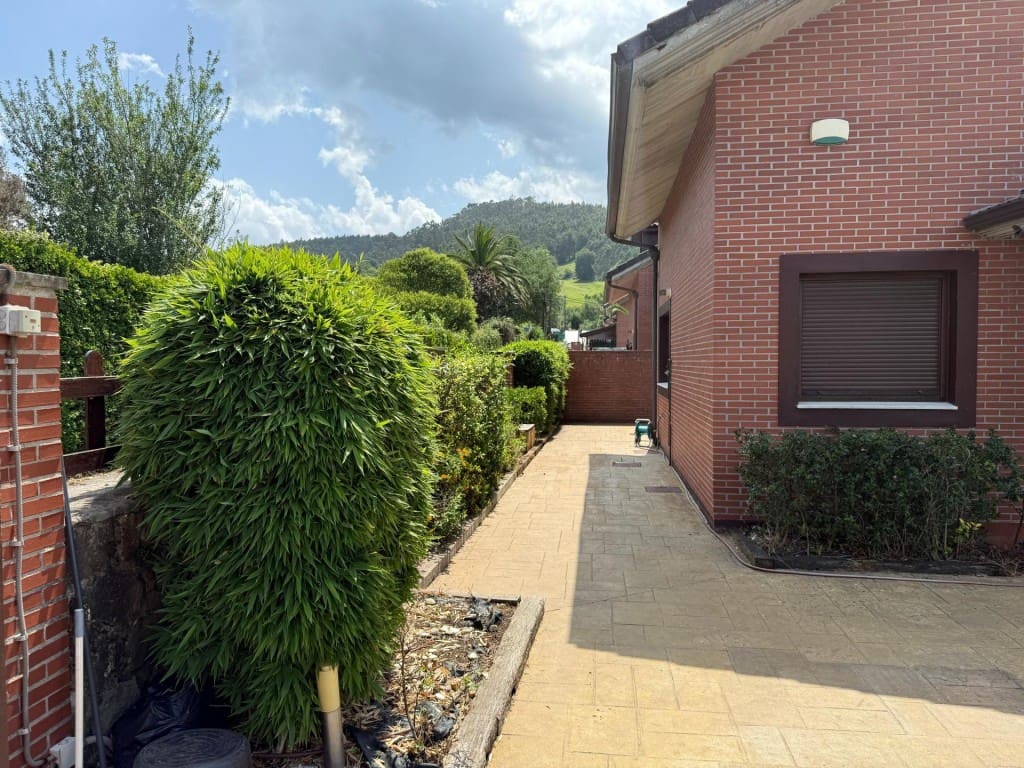 4 slaapkamer Villa te koop in Guriezo - € 440.000 (Ref: 9595241)