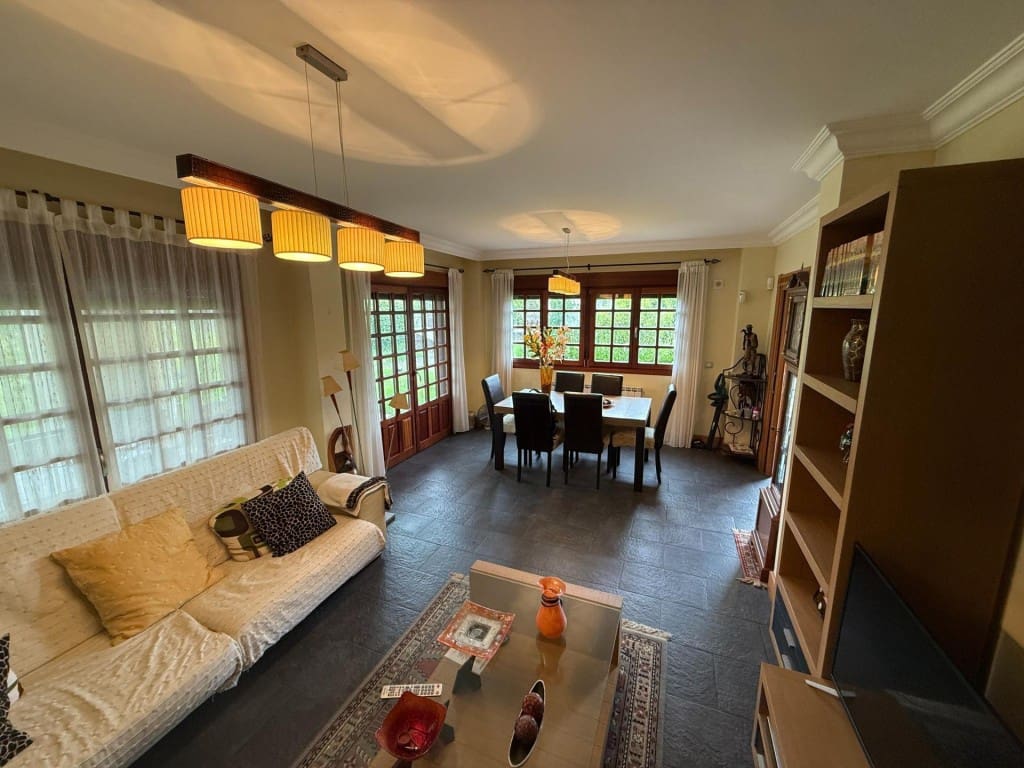 4 slaapkamer Villa te koop in Guriezo - € 440.000 (Ref: 9595241)