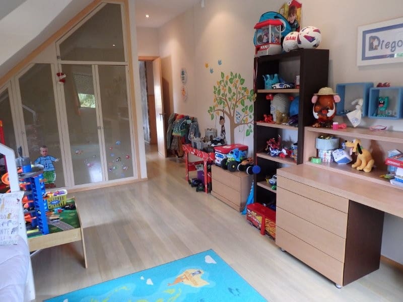 7 slaapkamer Villa te koop in Santander met zwembad garage - € 1.290.000 (Ref: 9595242)