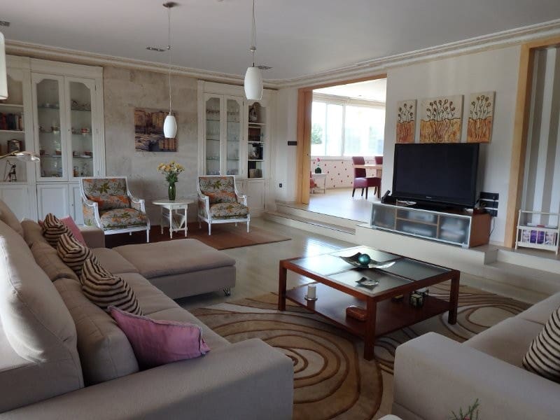 7 slaapkamer Villa te koop in Santander met zwembad garage - € 1.290.000 (Ref: 9595242)