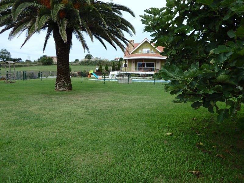 7 slaapkamer Villa te koop in Santander met zwembad garage - € 1.290.000 (Ref: 9595242)