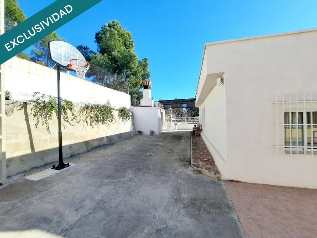 4 bedroom Finca/Country House for sale in Alfara d'Algimia with pool - € 225,000 (Ref: 9595252)